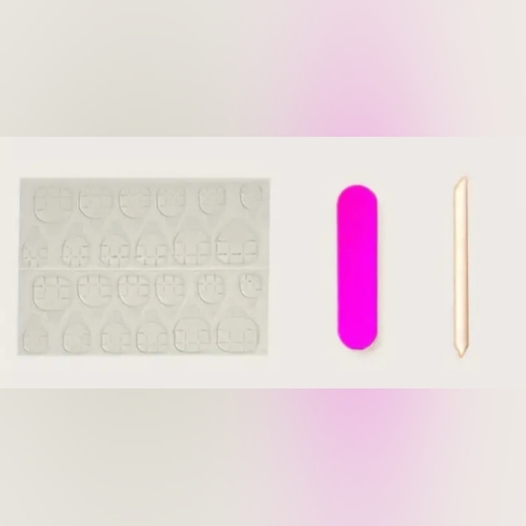 Glittery Rhinestone Short Press On Nails - Picture 5 of 6